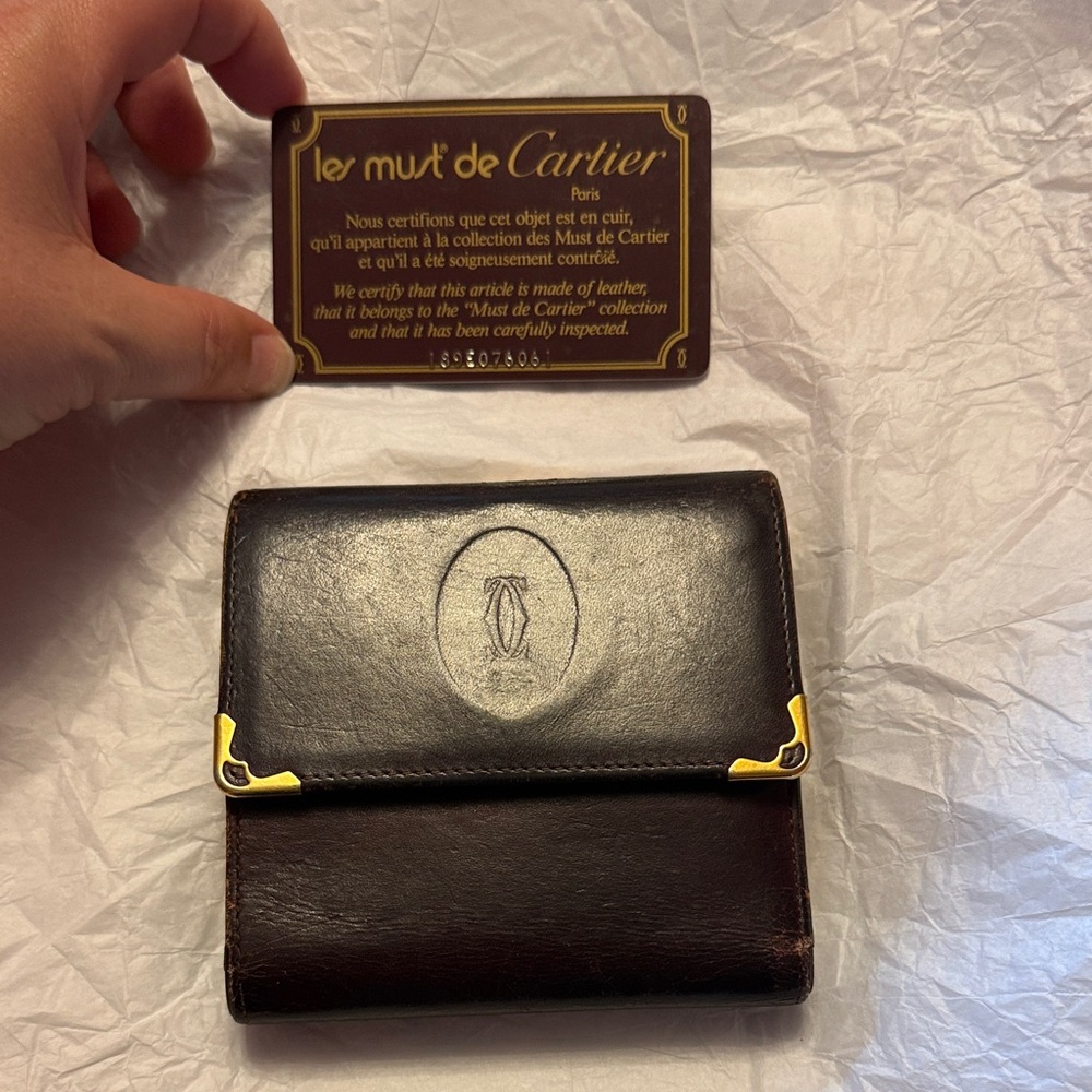 Pre-Loved Cartier Les Must Line burgundy Leather Wallet with KISS Lock Coin - Picture 1 of 16